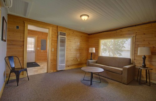 Clitherall Cabin | Sunfish Cabin - Lakefront | Kayak| Families, Pets | Legacy Lakeside Resort