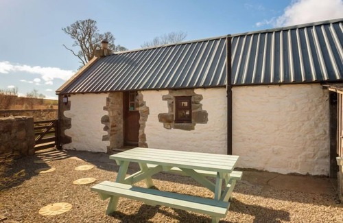 Aberchirder House | Sunflower Cottage by Interhome