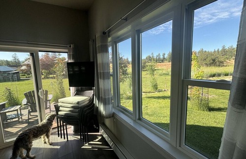Winthrop House | Sunflower Resort ConeflowerCabin is in the ultra-quiet Winthrop South community, with a 5 minute walk to downtown on the pedestrian trail.