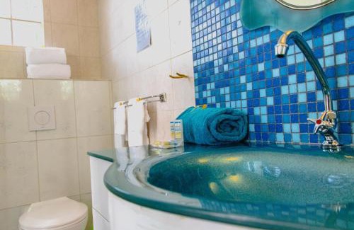 Opal Apartment | Sunflower Villa Studios