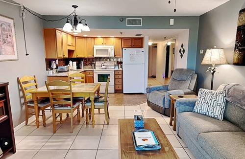 Daytona Beach Shores Condo | Sunglow Resort 305