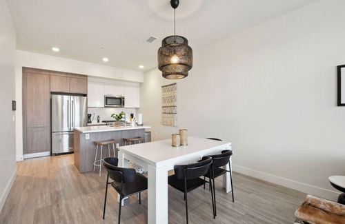Jefferson Park Condo | Sunlit Escape | Espadin LoHi