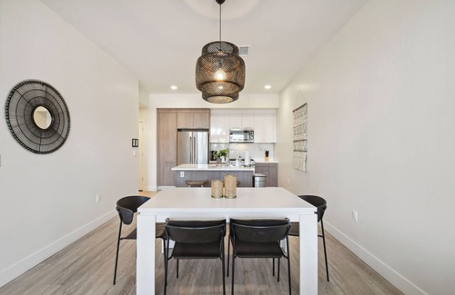 Jefferson Park Condo | Sunlit Escape | Espadin LoHi