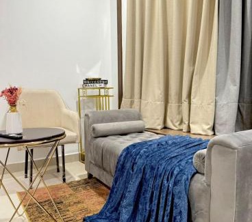 Lahore Apartment | Sunlit Studio at PentaSquare in DHA5 with SelfCheckin
