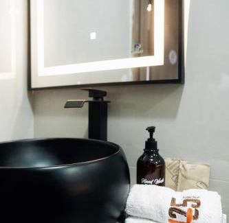 Wuse 2 Apartment | Sunny 1-Bedroom with Private Balcony wuse2