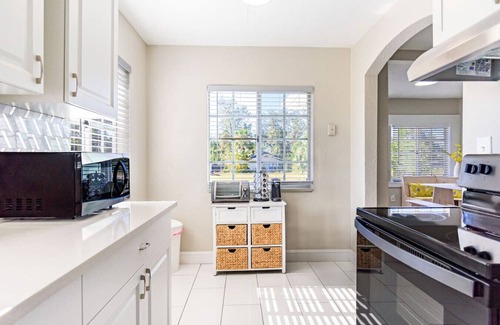 Clearwater Apartment | Sunny 2/1 Condo Close to Clearwater Beach