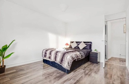 Brighton House | Sunny 3 Bedroom House in Vibrant Brighton