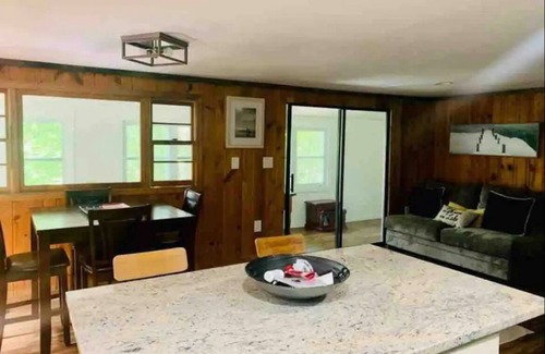 Naples House | Sunny 3 bedroom cottage with water rights