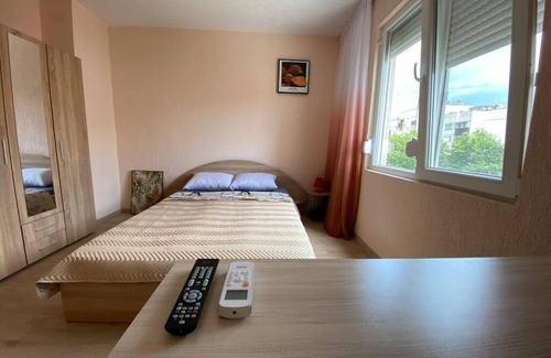 Sandanski Apartment | Sunny apartment by the river