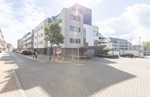 Middelkerke Apartment | Sunny apartment with open terrace