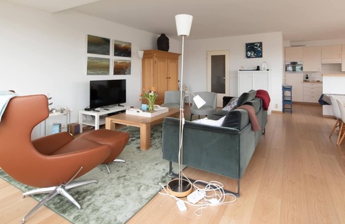 Mariakerke Apartment | Sunny apartment with large terrace