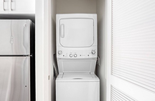 Cambridgeport Apartment | Sunny Cambridgeport 1BR w/ W/D & Gym, near Boston U & MIT, by Blueground