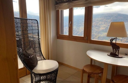 Veysonnaz Ski Chalet | Sunny chalet in Veysonnaz for 10 guests