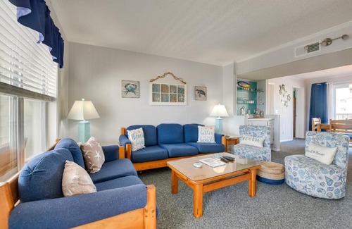 Ocean Isle Beach Apartment | Sunny Condo - Private Ocean Isle Beach Access!