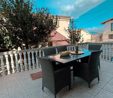 Gornji Karin Apartment | Sunny Day by Mare