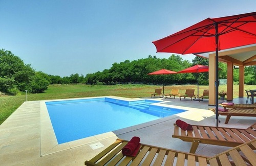 Karojba House | Sunny finca in secluded location with private pool - dogs are also welcome here