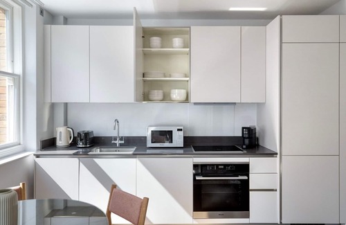 The City of London Apartment | Sunny Holborn 1BR, nr Temple Station & the Strand, by Blueground