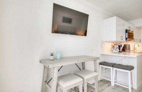 Sunny Isles Beach Apartment | Sunny Isles Beach Retreat w/Resort Perks!