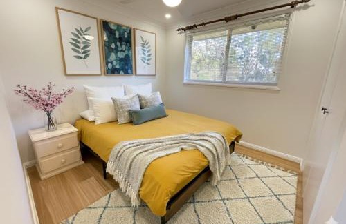 Bonnells Bay House | Sunny Lake View House - Perfect for Family & Friends
