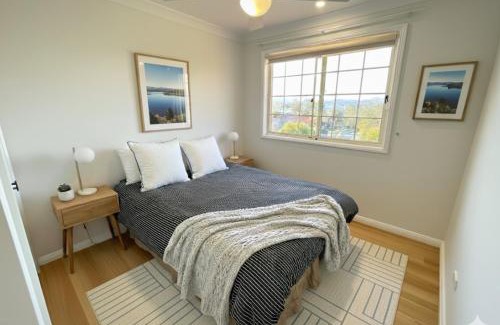 Bonnells Bay House | Sunny Lake View House - Perfect for Family & Friends
