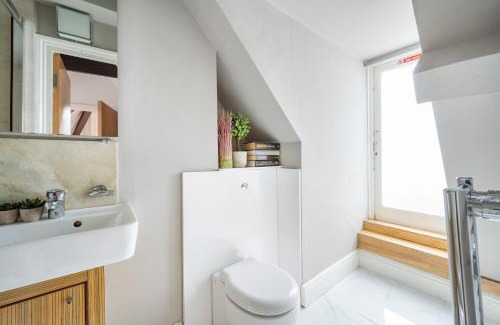 Holborn and Covent Garden Apartment | Sunny Loft in Center of London
