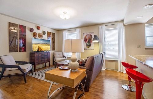 Midtown Apartment | Sunny Midtown 2BD/BA Central Location!