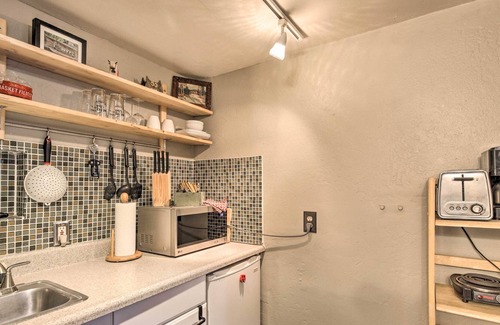 Mission Hills Apartment | Sunny Mission Hills Apt w/ Patio: 1 Mi to Old Town