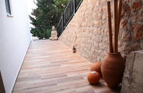 Dobra Voda Apartment | Sunny one bedroom apartment with a sea view