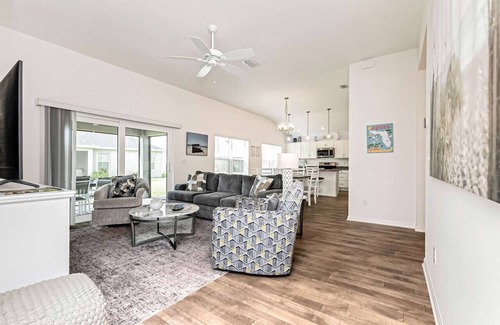 Wildwood House | Sunny Palms DeLuna Escape