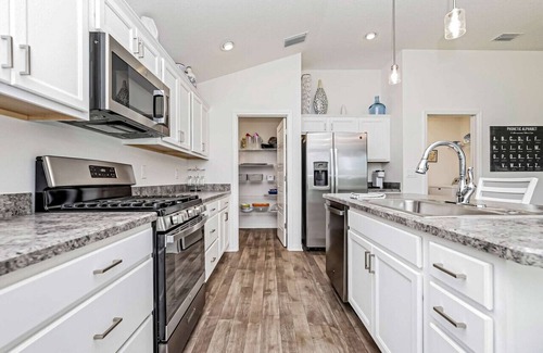 Wildwood House | Sunny Palms DeLuna Escape