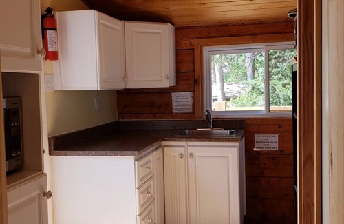 Killaloe Cottage | Sunny Peaceful Log Cabin SW Exposure, Sandy Beach and Sunsets