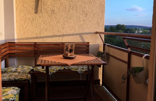 Fasanenhof Condo | Sunny penthouse, VERY good location, airport/trade fair with S-Bahn only 2 stops