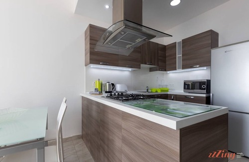 Qawra Apartment | Sunny Penthouse w Terrace and Open Views