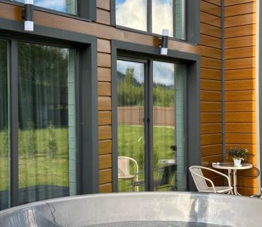 Mykulychyn Apartment | Sunny Place cottage