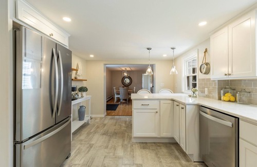 Dennis Port House | Sunny Rays: Where Poolside Bliss Meets Ocean Breeze!"