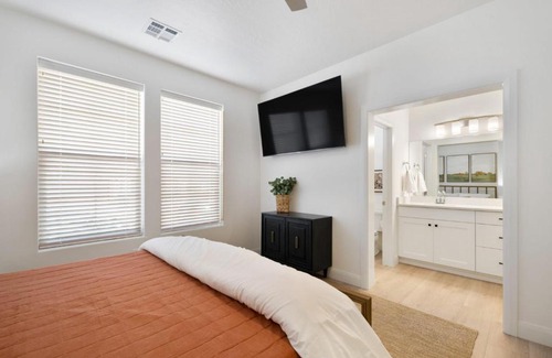 Washington Apartment | Sunny Reunion