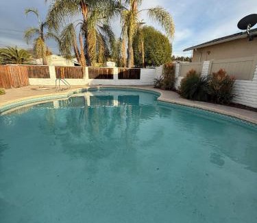 Grantville House | Sunny San Diego, Entire home, Pool, Free Parking, BBQ, Pets allowed, family neighborhood!