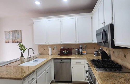 Miramar Ranch North House | Sunny San Diego Escape, 20 Mins to Beaches, Zoo, Downtown & Convention Center