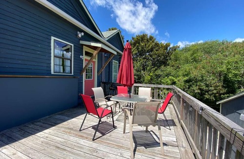 San Jacinto House | Sunny Shores 1