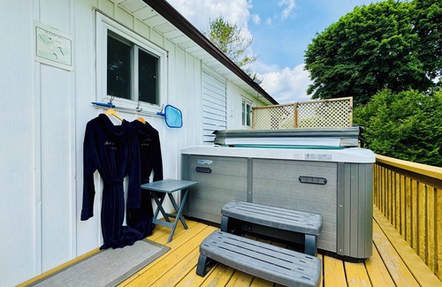 Lambton Shores House | Sunny Shores Retreat, Sunny Shores Retreat