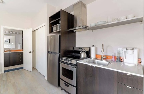 Belmont Apartment | Sunny Studio New Build AC + Fast WiFi