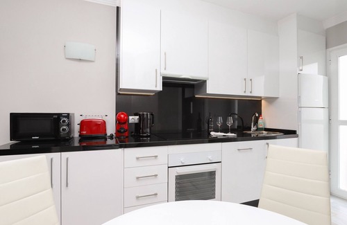 Urbanizacion Hacienda las Chapas Ski Chalet | Sunny townhouse - great hotel facilities
