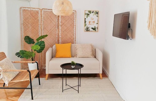 Pangrati Apartment | Sunny two-bedroom apartment next to Panathenaic Stadium