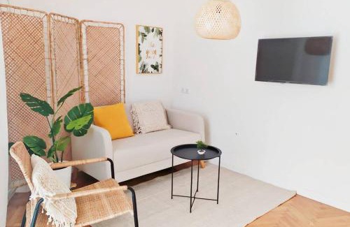 Pangrati Apartment | Sunny two-bedroom apartment next to Panathenaic Stadium