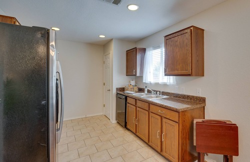 Universal City House | Sunny Universal City Home ~ 18 Mi to San Antonio!