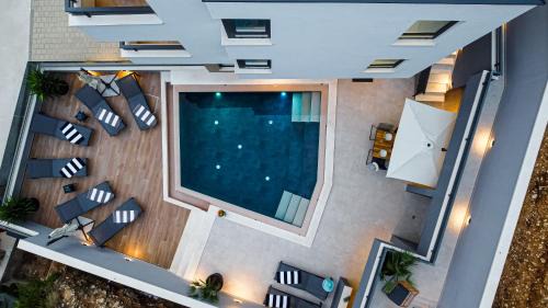 Brela Apartment | SunnySide luxury suites with free parking and swimming pool