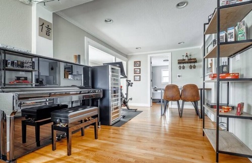 Sunnyside House | Sunnyside Oasis: 2BD Home plus 1BD Carriage Home