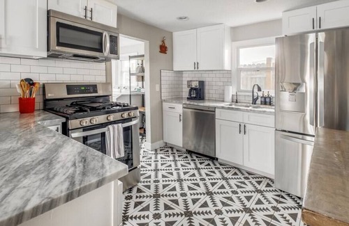 Sunnyside House | Sunnyside Oasis: 2BD Home plus 1BD Carriage Home