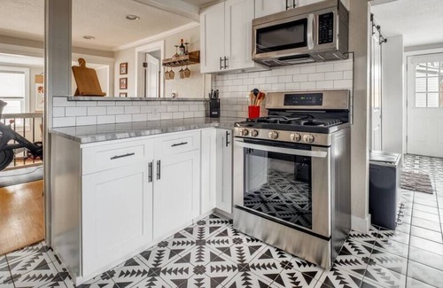 Sunnyside House | Sunnyside Oasis: 2BD Home plus 1BD Carriage Home