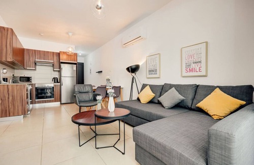 Kapparis Apartment | SunnyVillas: 2BR Mythical Apt*Swimming Pool*AK04